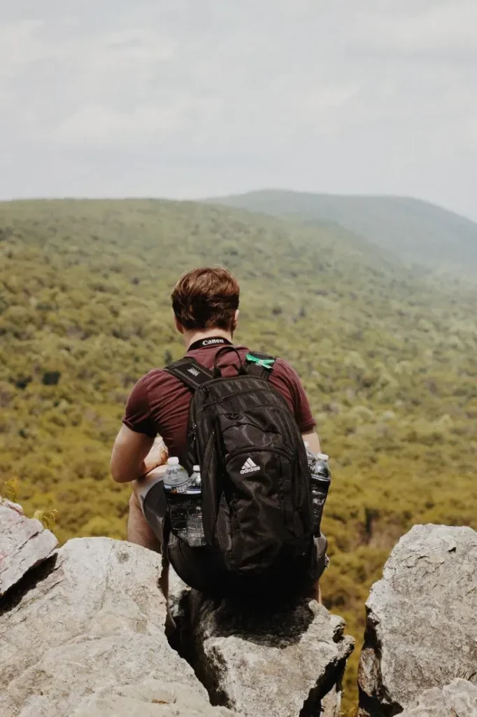 How To Wear a Hiking Backpack || Backpackbin.com