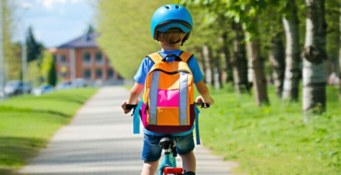 are cycling backpacks safe for kids or teens on school rides? || Backpackbin.com