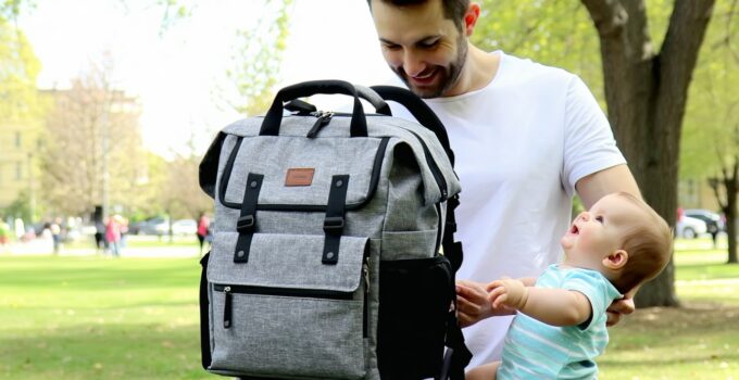 how to use stroller straps and clips on dad-friendly diaper backpacks || Backpackbin.com
