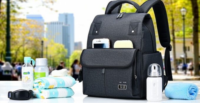 diaper backpacks with built-in usb ports for busy dads || Backpackbin.com